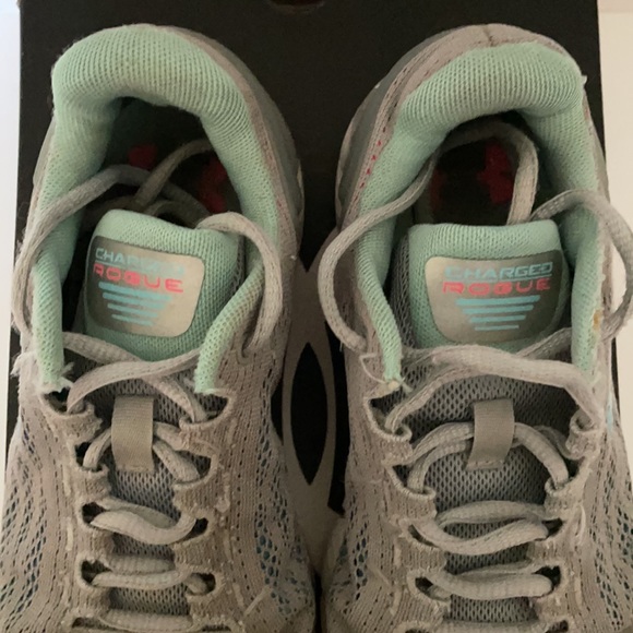 UNDER ARMOUR Charged Rogue girls 3.5 very used condition - Picture 5 of 14